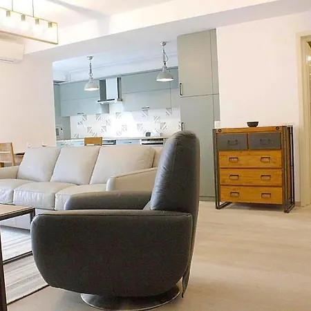 Apartment Gentleman Vibe *